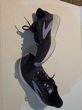 Brooks Women’s Black & Lavender Athletic Running Shoes